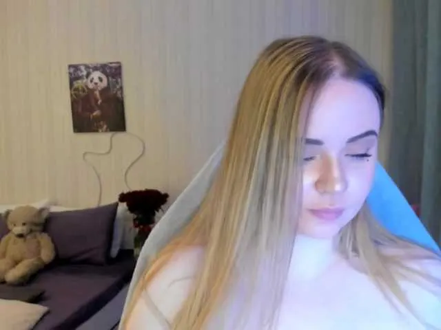 Live sex webcam photo for MishaLips #291491902