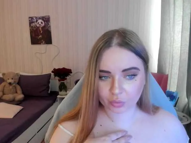 Live sex webcam photo for MishaLips #291505697