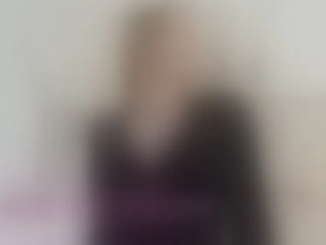 Live sex webcam photo for MishaLips #292387227