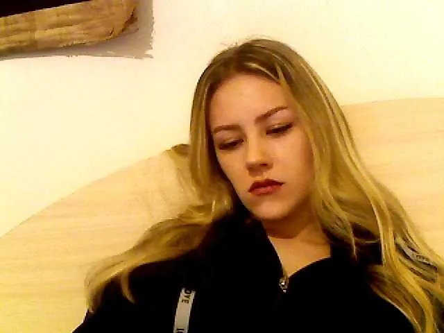 Live sex webcam photo for Miss-BB #272842743