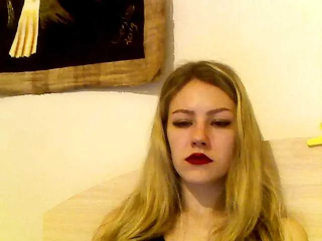 Live sex webcam photo for Miss-BB #273127475