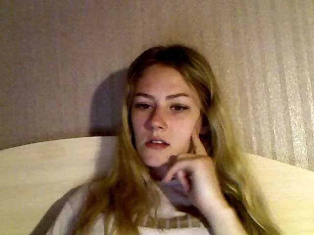 Live sex webcam photo for Miss-BB #273340553