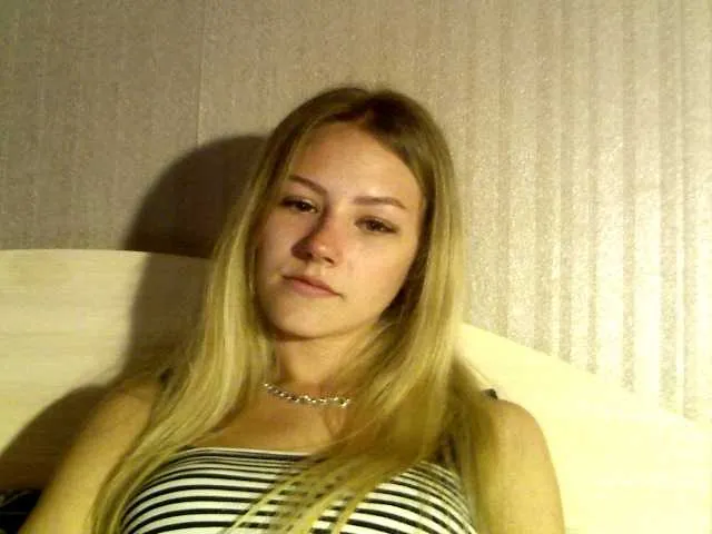 Live sex webcam photo for Miss-BB #273475268
