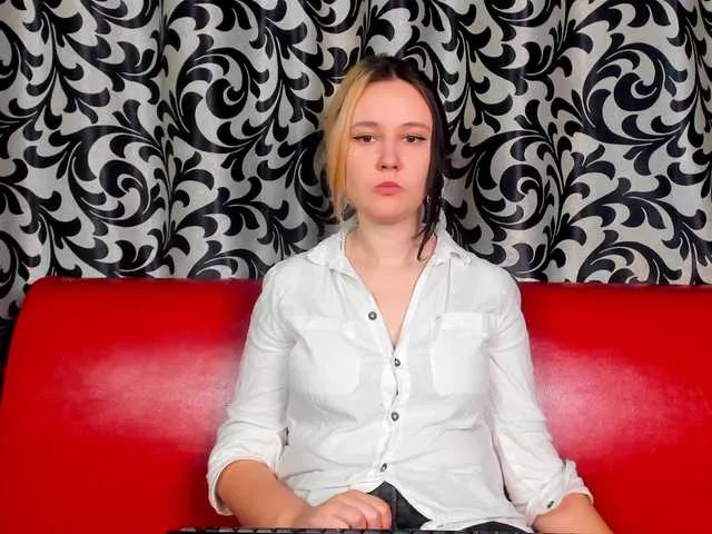 Live sex webcam photo for Miss-Batty #276390044