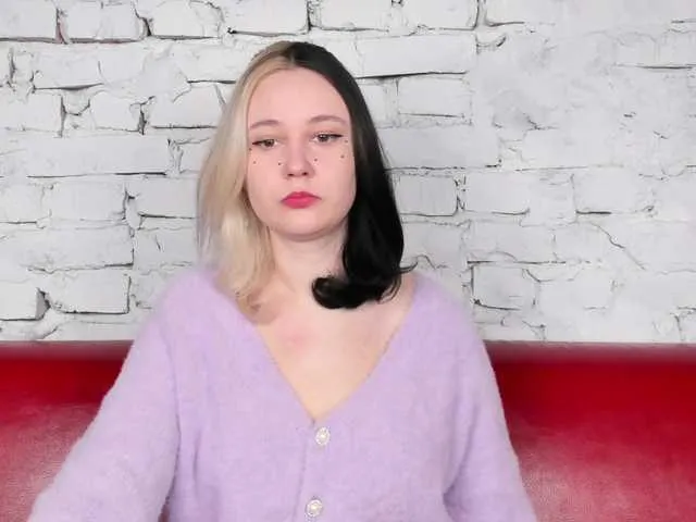 Live sex webcam photo for Miss-Batty #276513078