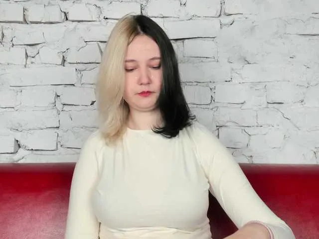 Live sex webcam photo for Miss-Batty #276520917