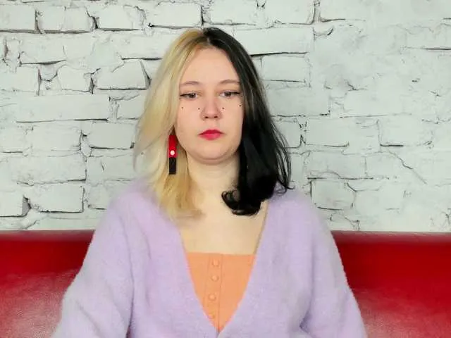 Live sex webcam photo for Miss-Batty #276528384