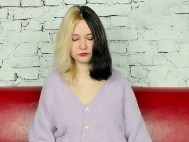 Live sex webcam photo for Miss-Batty #276562524