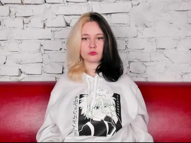 Live sex webcam photo for Miss-Batty #276619816