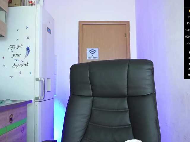 Live sex webcam photo for Miss-Bia #276173749