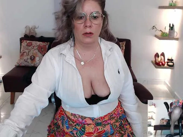Live sex webcam photo for Miss-Diva1 #293242469