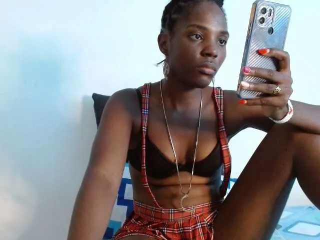 Live sex webcam photo for Miss-Hennessy #276640983