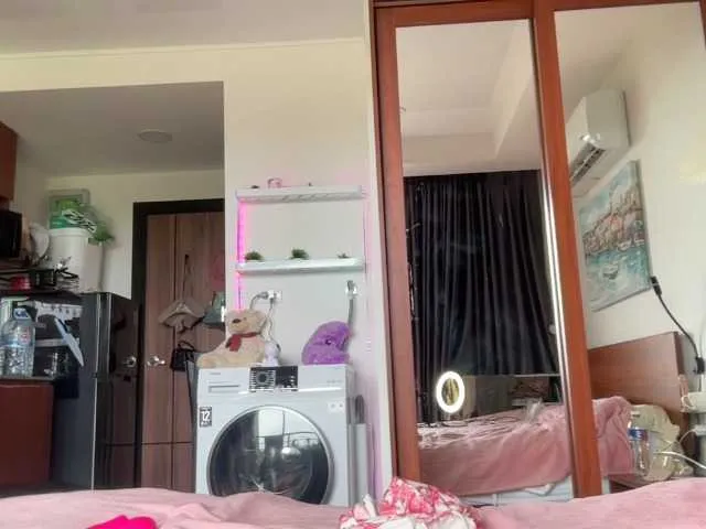 Live sex webcam photo for Miss-Kissss #291817356