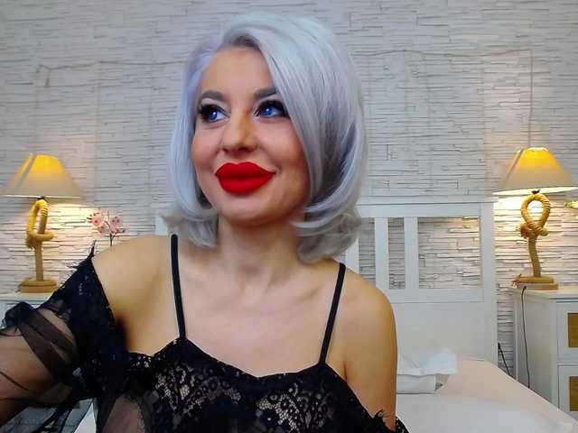 Live sex webcam photo for Miss-Kora #272446906