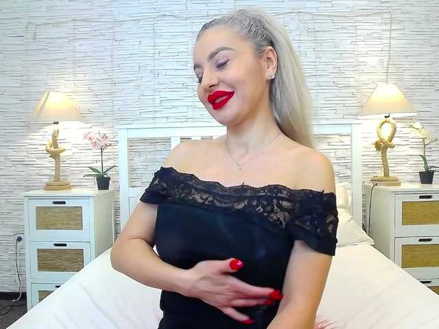 Live sex webcam photo for Miss-Kora #273578387