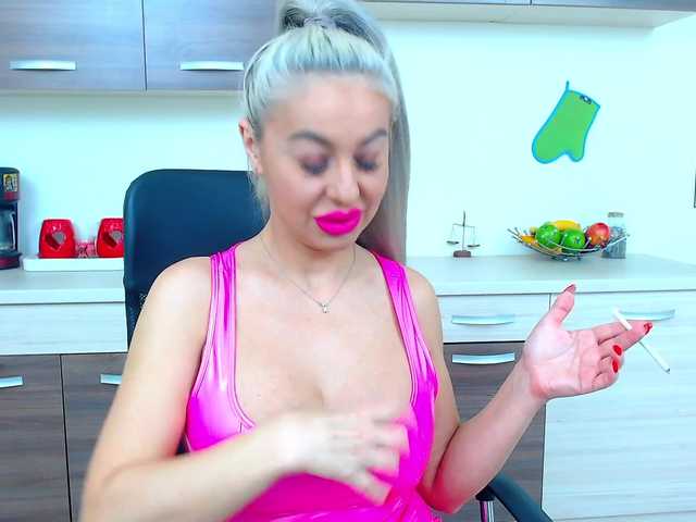 Live sex webcam photo for Miss-Kora #274040609