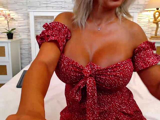 Live sex webcam photo for Miss-Kora #276211472