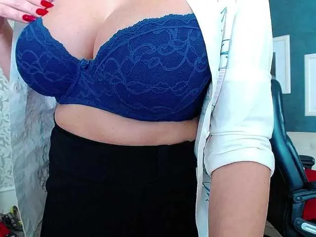 Live sex webcam photo for Miss-Kora #292487869