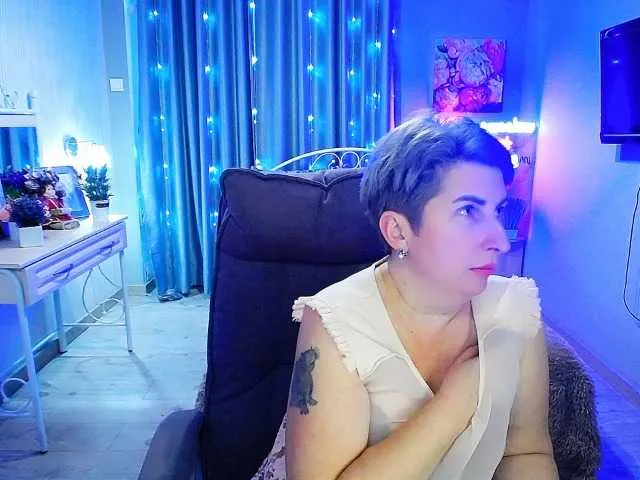 Live sex webcam photo for Miss-Mi-Mi #276738577