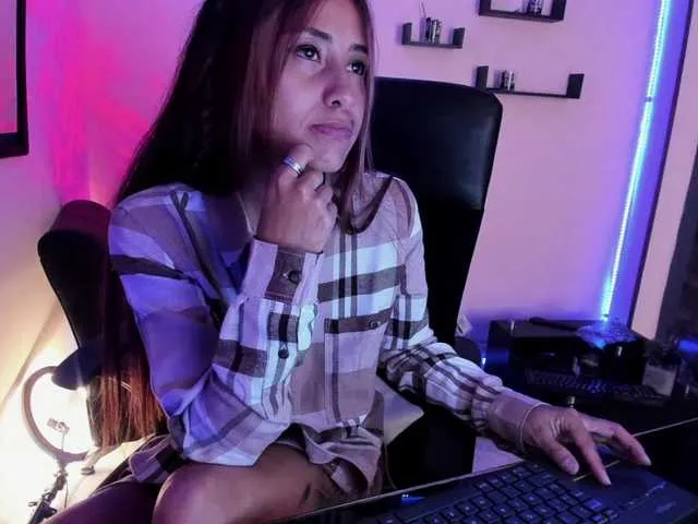 Live sex webcam photo for Miss-Thomson #276490500