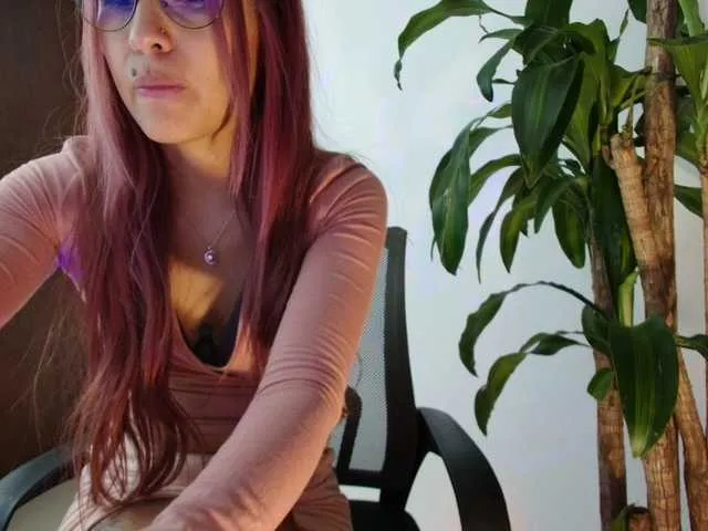 Live sex webcam photo for Miss-Thomson #276820519