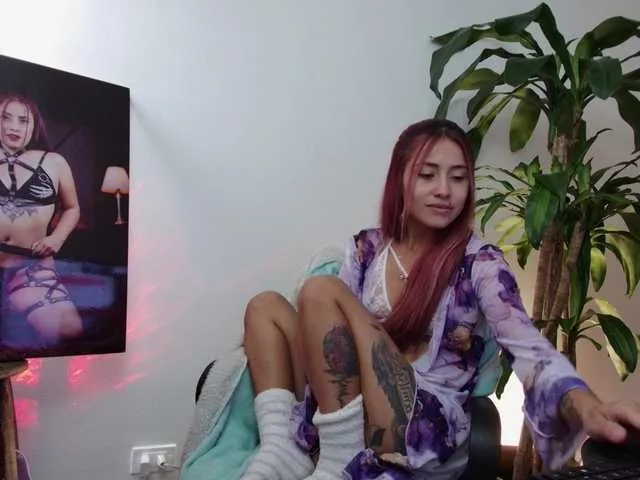 Live sex webcam photo for Miss-Thomson #276922570