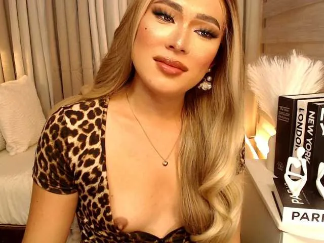 Live sex webcam photo for Miss-avacroft #291868811