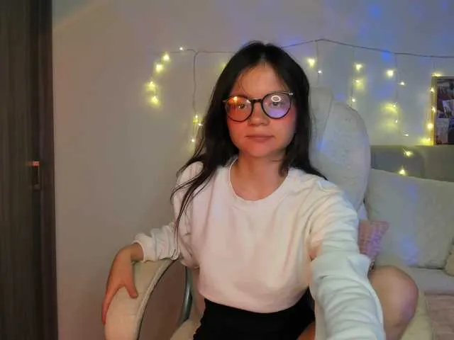 Live sex webcam photo for Miss-hailey #278016558