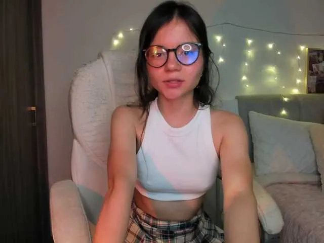 Live sex webcam photo for Miss-hailey #278023689