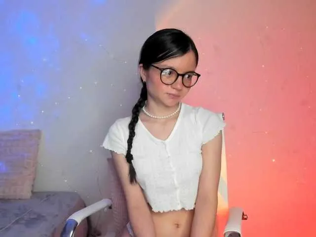 Live sex webcam photo for Miss-hailey #289578843