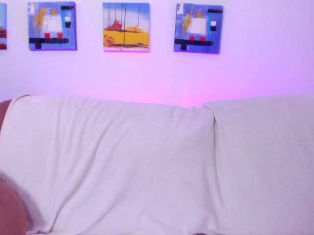 Live sex webcam photo for Miss-panamera #273061271