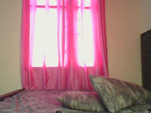 Live sex webcam photo for Miss-tanya01 #277716982