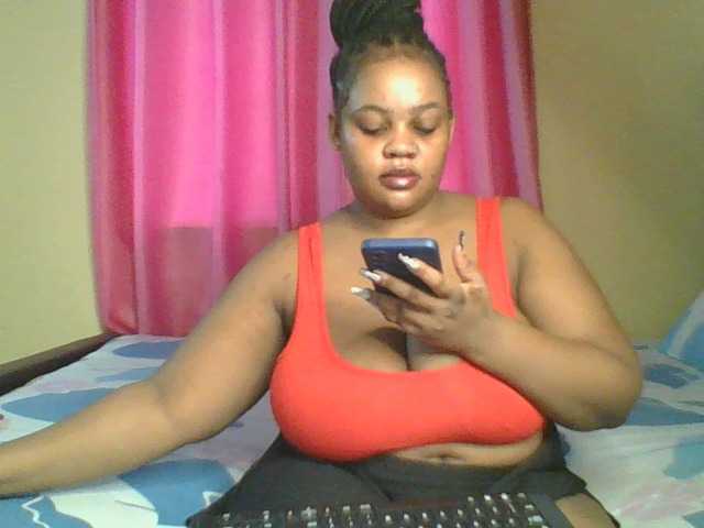 Live sex webcam photo for Miss-tanya01 #277783421