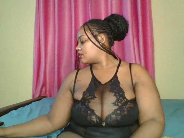 Live sex webcam photo for Miss-tanya01 #277895915