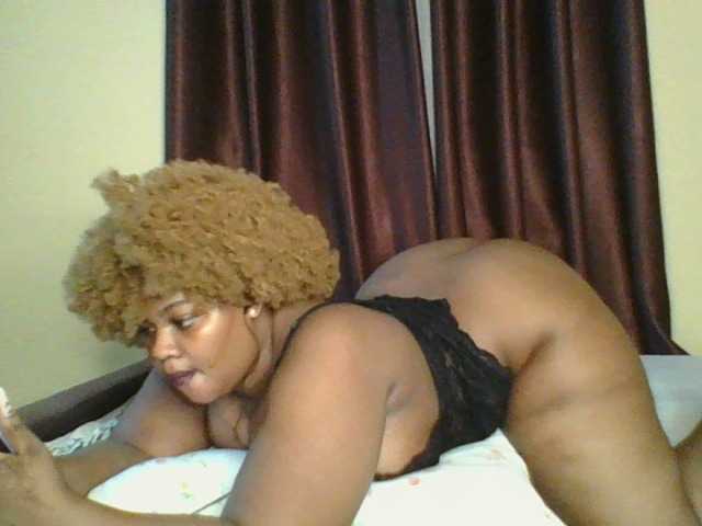 Live sex webcam photo for Miss-tanya01 #277936350