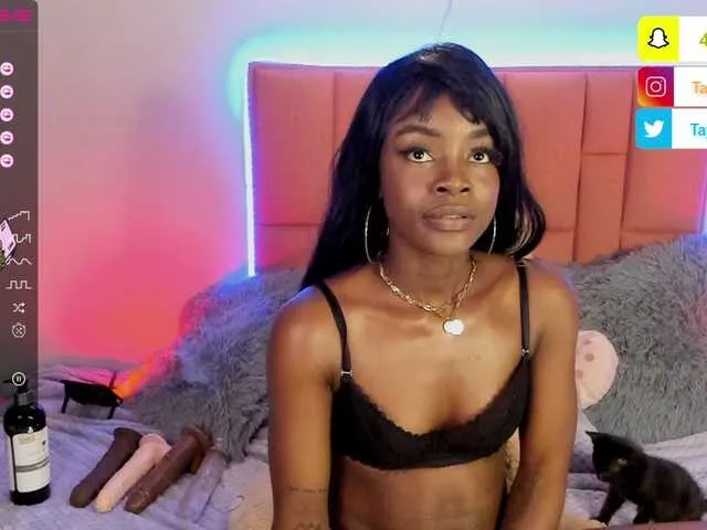 Live sex webcam photo for Miss-west #275833976