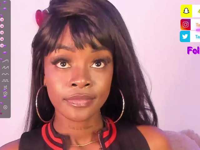 Live sex webcam photo for Miss-west #276529455