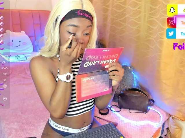 Live sex webcam photo for Miss-west #276567333