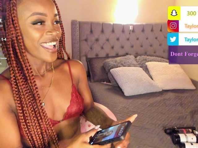 Live sex webcam photo for Miss-west #277289422