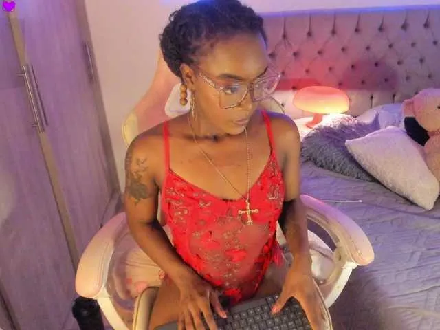 Live sex webcam photo for Miss-west #292359573