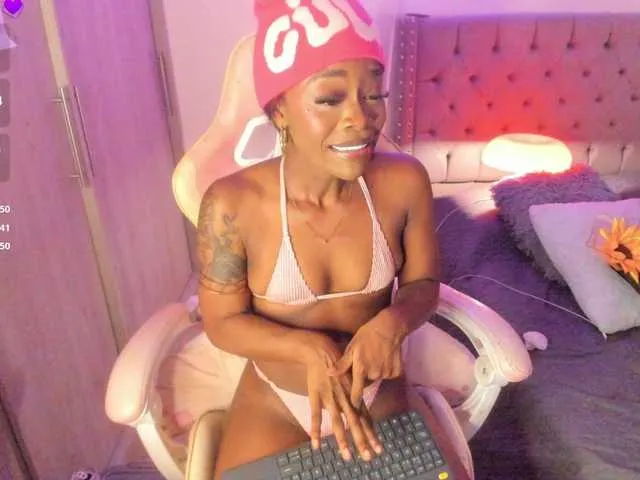 Live sex webcam photo for Miss-west #292719043
