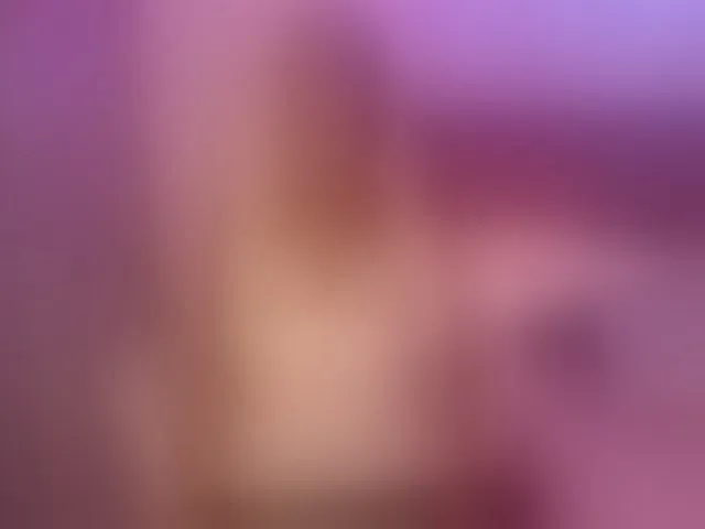 Live sex webcam photo for Miss-west #293641793