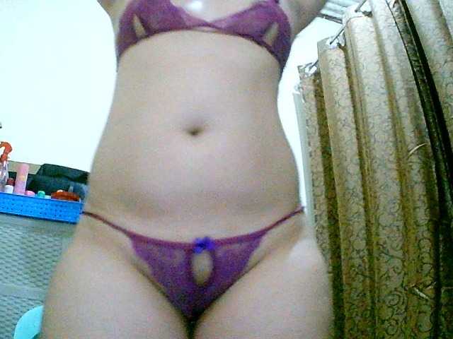 Live sex webcam photo for Miss0811 #275622997