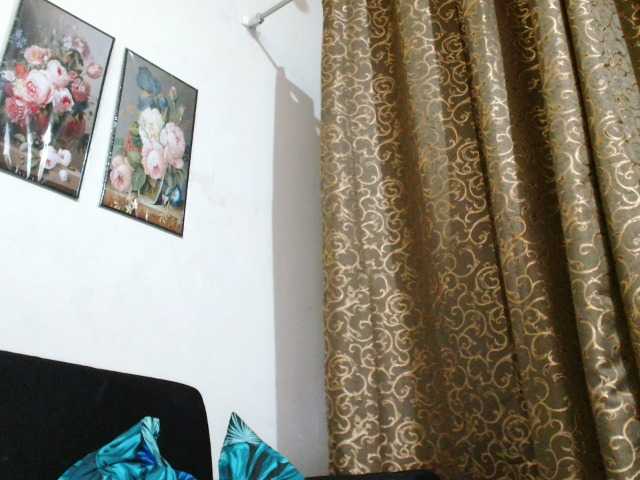 Live sex webcam photo for Miss0811 #277397523