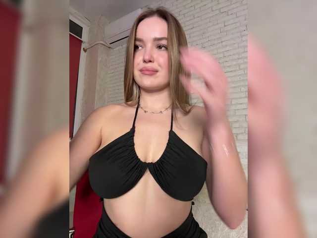Live sex webcam photo for MissAngel13 #290356272