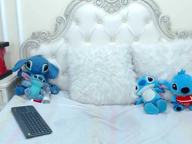 Live sex webcam photo for MissBellee #272957973