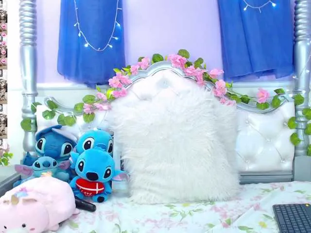 Live sex webcam photo for MissBellee #273597419