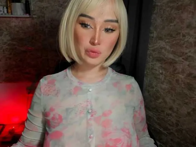 Live sex webcam photo for MissBellex #276607611