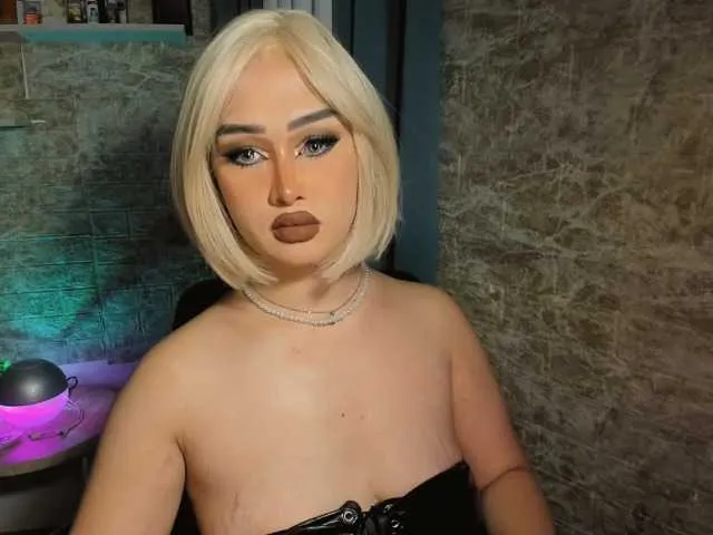 Live sex webcam photo for MissBellex #276935918