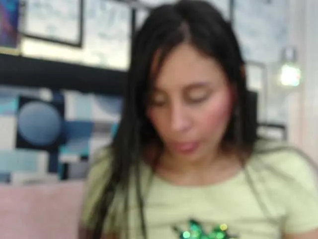 Live sex webcam photo for MissEiffel #275700669